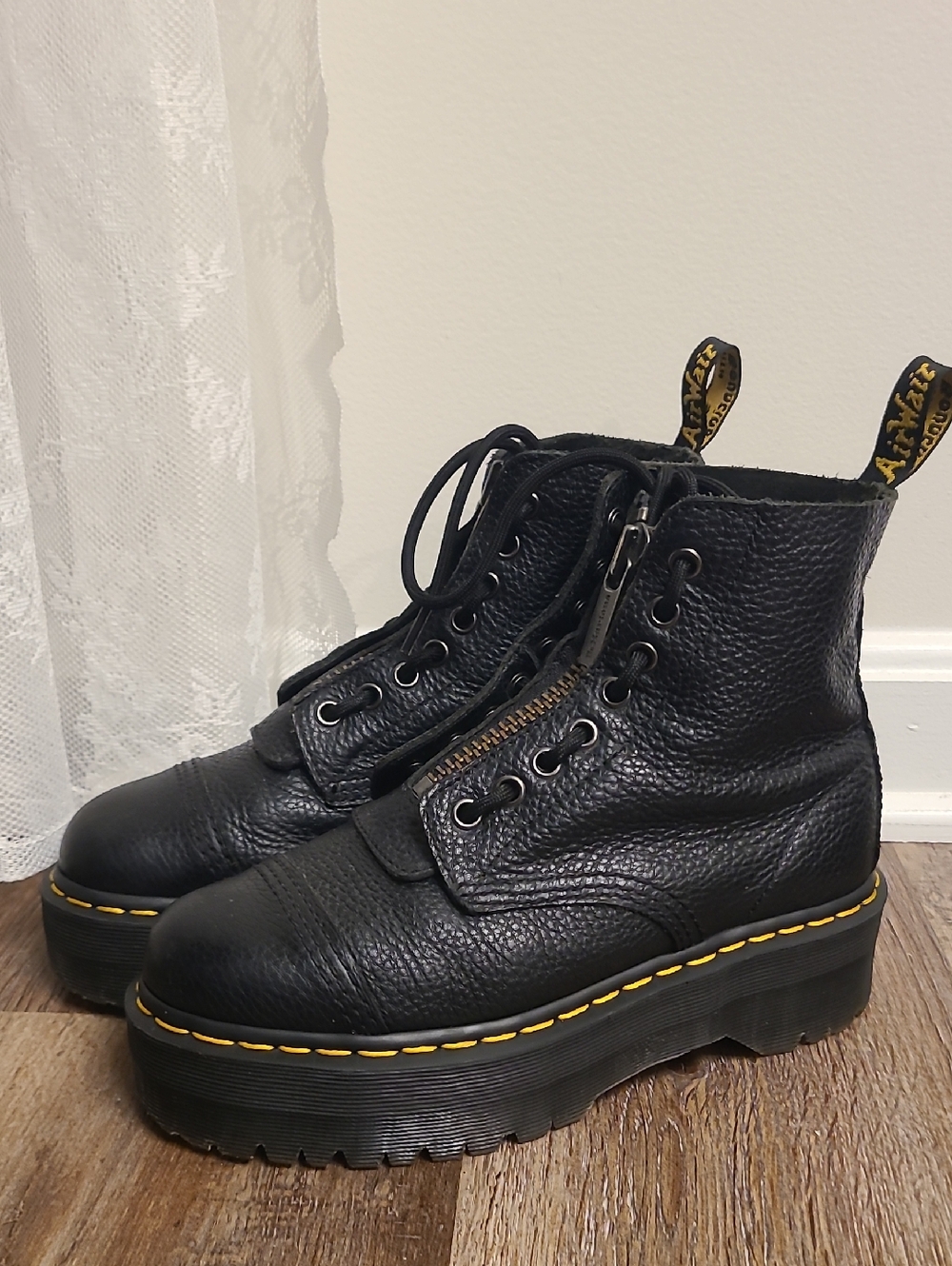 Dr Martens Sinclair Milled Nappa Platform Jungle Boots